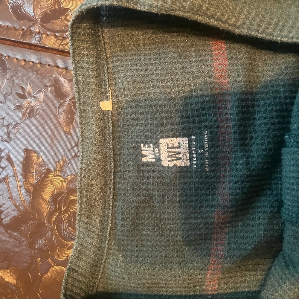 Pacsun cropped long sleeve green with red and blue stripes!
